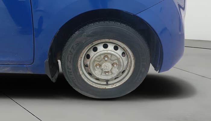2013 Hyundai Eon ERA +, Petrol, Manual, 38,084 km, Right Front Wheel