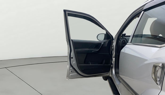 2019 Mahindra XUV500 W5, Diesel, Manual, 39,904 km, LHS Front Door