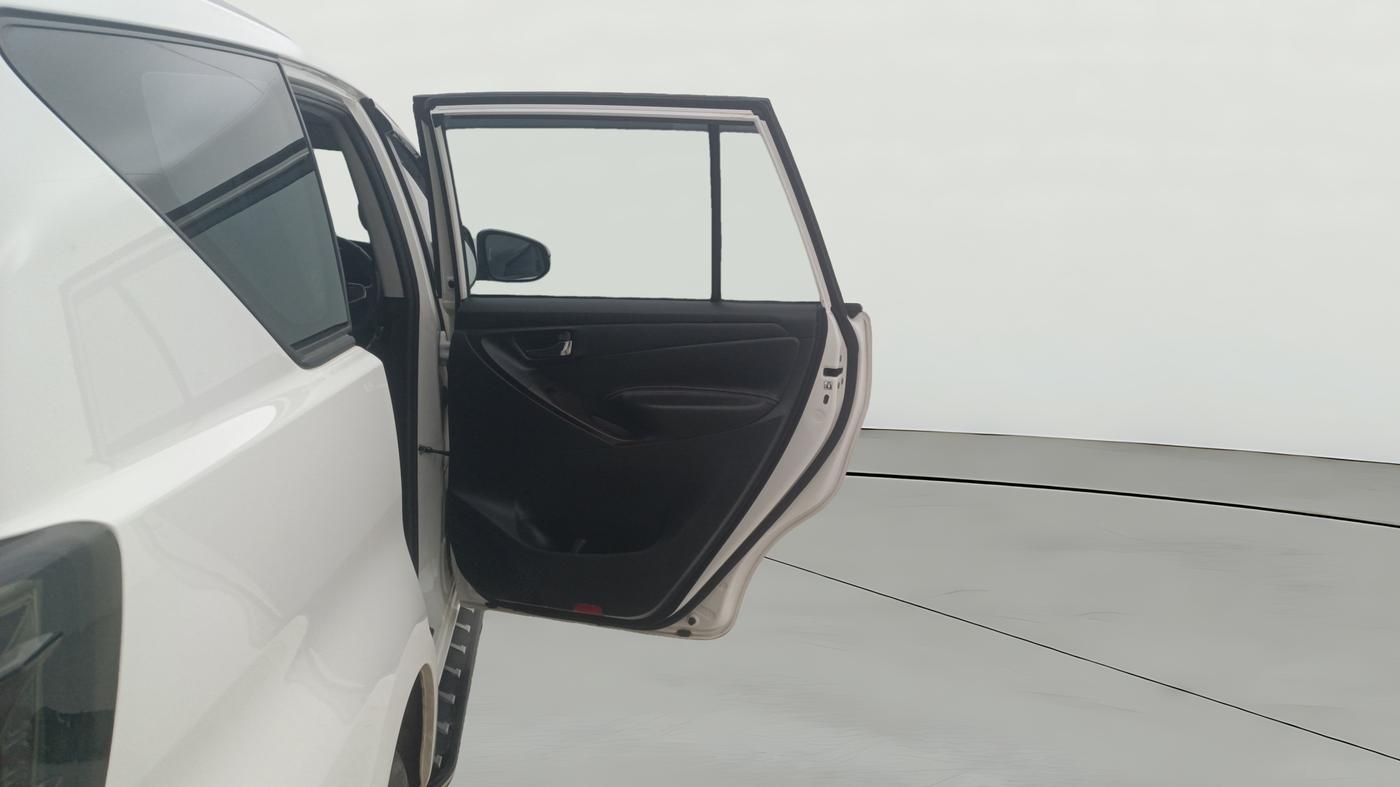 2024 Toyota Innova Crysta GX Plus 8 STR, Diesel, Manual, 69,437 km, RHS Rear Door