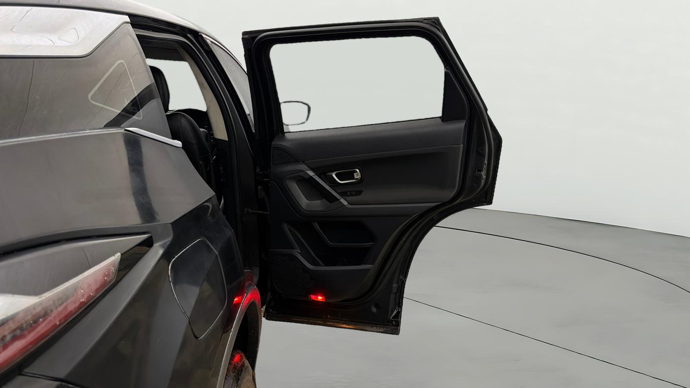 2021 Tata Harrier XT PLUS 2.0L KRYOTEC DARK EDITON, Diesel, Manual, 92,452 km, RHS Rear Door