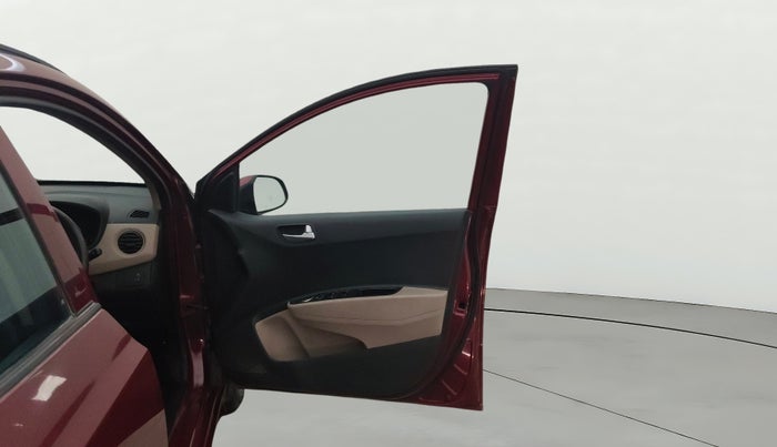 2015 Hyundai Grand i10 SPORTZ 1.2 KAPPA VTVT, Petrol, Manual, 1,38,176 km, RHS Front Door