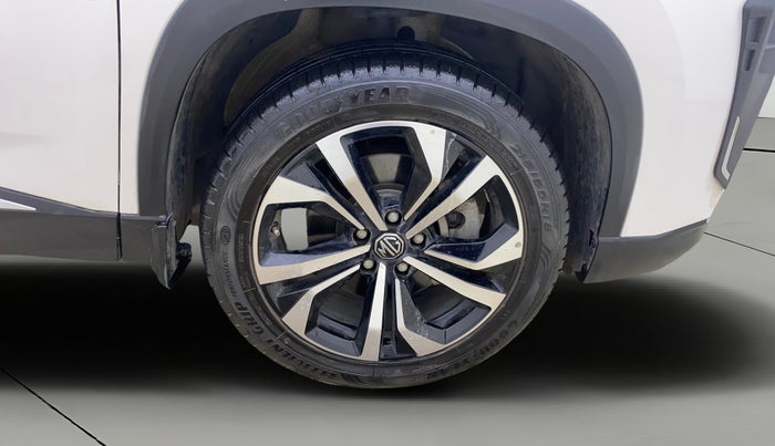 2024 MG HECTOR PLUS SHARP PRO 1.5 TURBO MT 7 STR, Petrol, Manual, 11,010 km, Right Front Wheel