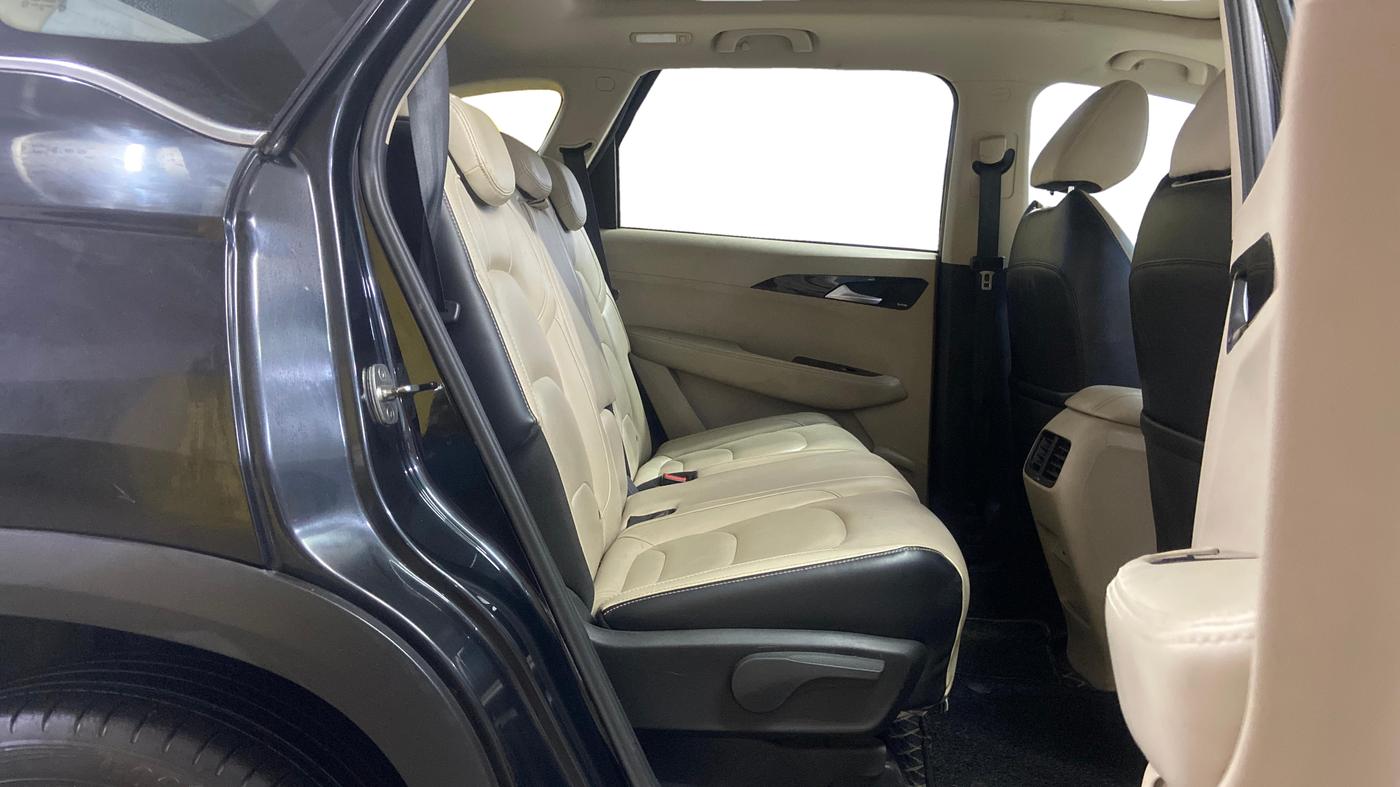 2021 MG HECTOR SHARP 1.5 PETROL CVT, Petrol, Automatic, 35,475 km, Right Side Rear Door Cabin