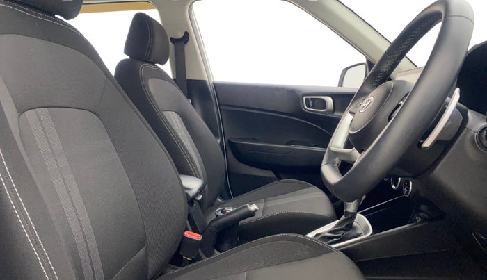 2022 Hyundai VENUE SX PLUS 1.0 TURBO DCT, Petrol, Automatic, 7,657 km, Right Side Front Door Cabin