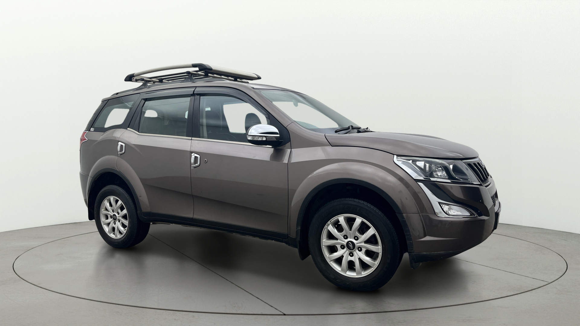 2017 Mahindra XUV500 2020-2021 W10 AWD 2017 Mahindra XUV500 2020-2021 W10 AWD