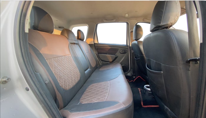 2017 Renault Duster RXS CVT, Petrol, Automatic, 55,281 km, Right Side Rear Door Cabin