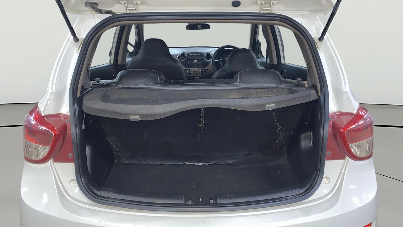 2016 Hyundai Grand i10 MAGNA 1.2 KAPPA VTVT, Petrol, Manual, 68,734 km, Boot Open Zoomed View