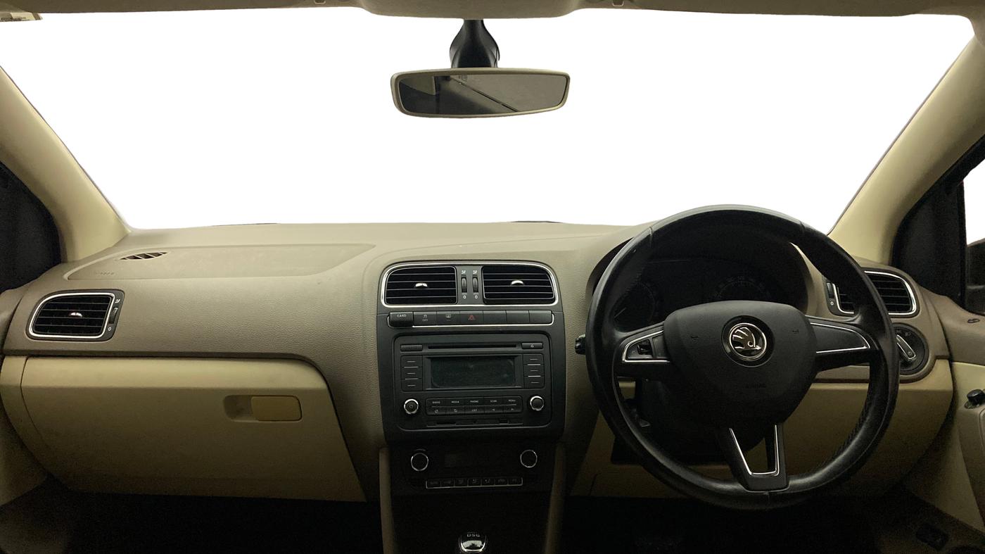 2016 Skoda Rapid STYLE 1.5 TDI AT, Diesel, Automatic, 1,02,150 km, Dashboard