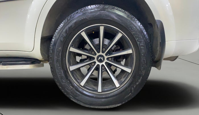 2021 Mahindra XUV500 W5, Diesel, Manual, 98,119 km, Left Rear Wheel