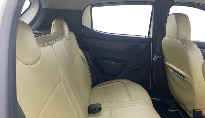 2015 Renault Kwid RXT 0.8, Petrol, Manual, 77,936 km, Right Side Rear Door Cabin