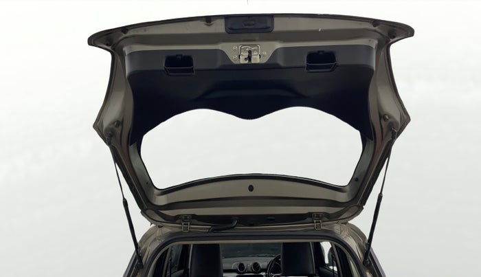 2018 Maruti Swift VXI AMT, Petrol, Automatic, 1,46,570 km, Boot Door Open