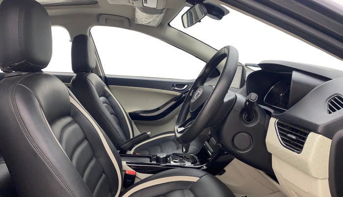 2023 Tata NEXON XZA PLUS SUNROOF PETROL, Petrol, Automatic, 6,087 km, Right Side Front Door Cabin