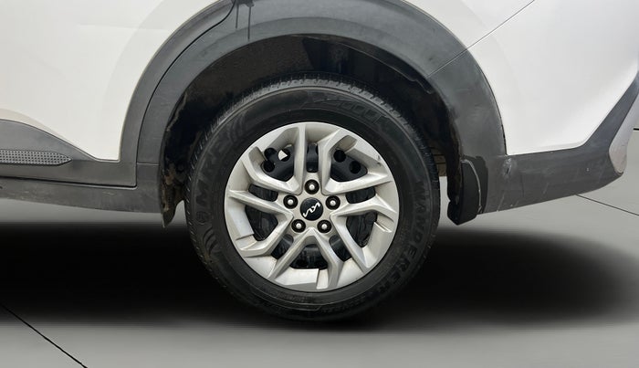 2022 KIA CARENS PRESTIGE 1.4 PETROL 7 STR, Petrol, Manual, 41,861 km, Left Rear Wheel