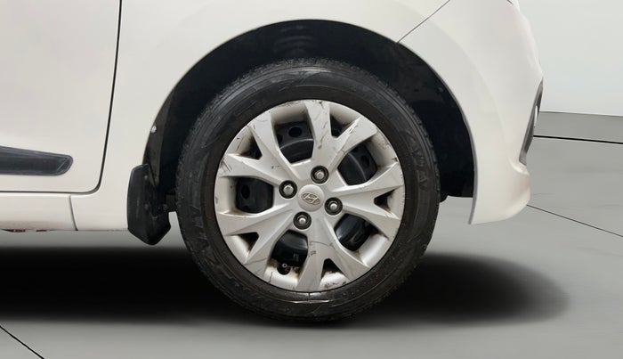 2015 Hyundai Grand i10 MAGNA 1.2 KAPPA VTVT, CNG, Manual, 59,702 km, Right Front Wheel