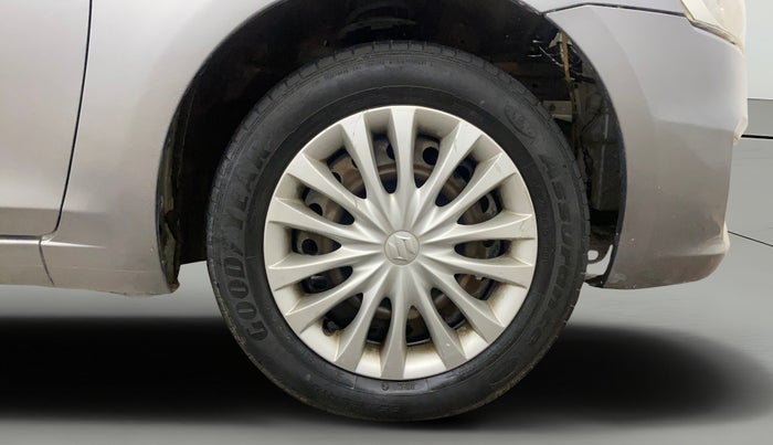 2014 Maruti Ciaz VXI, Petrol, Manual, 39,237 km, Right Front Wheel