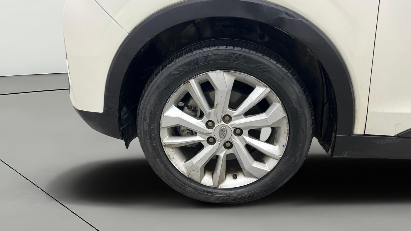 2019 Mahindra XUV300 W8 1.5 DIESEL AMT, Diesel, Automatic, 70,236 km, Left Front Wheel