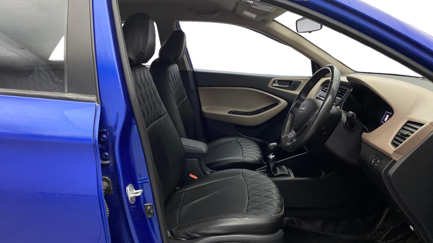 2015 Hyundai Elite i20 ASTA 1.2 (O), Petrol, Manual, 62,973 km, Right Side Front Door Cabin