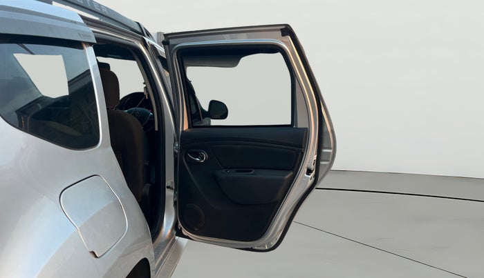 2021 Renault Duster RXZ 1.5 PETROL MT, Petrol, Manual, 75,397 km, RHS Rear Door