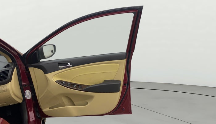 2014 Hyundai Verna FLUIDIC 1.6 VTVT SX AT, Petrol, Automatic, 42,671 km, RHS Front Door