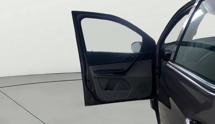 2019 Tata Tiago XZ PETROL, Petrol, Manual, 80,375 km, LHS Front Door