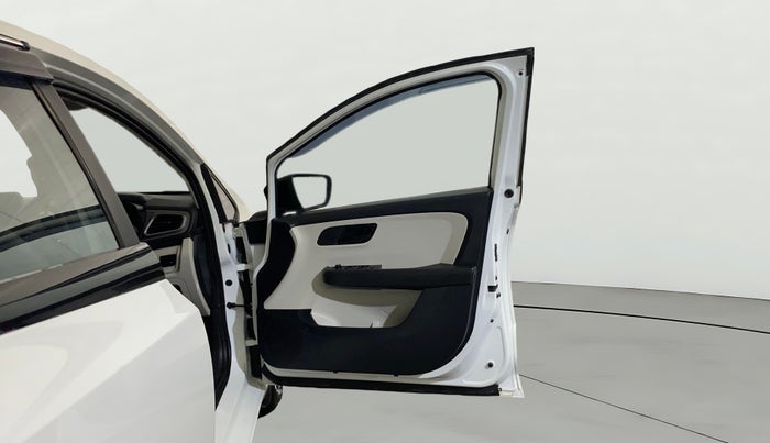2024 Tata ALTROZ XM PLUS CNG, CNG, Manual, 10,647 km, RHS Front Door
