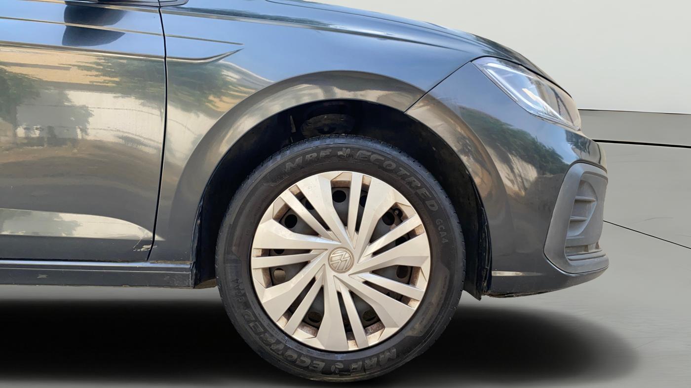 2023 Volkswagen VIRTUS COMFORTLINE TSI 1.0 MT, Petrol, Manual, 40,349 km, Right Front Wheel
