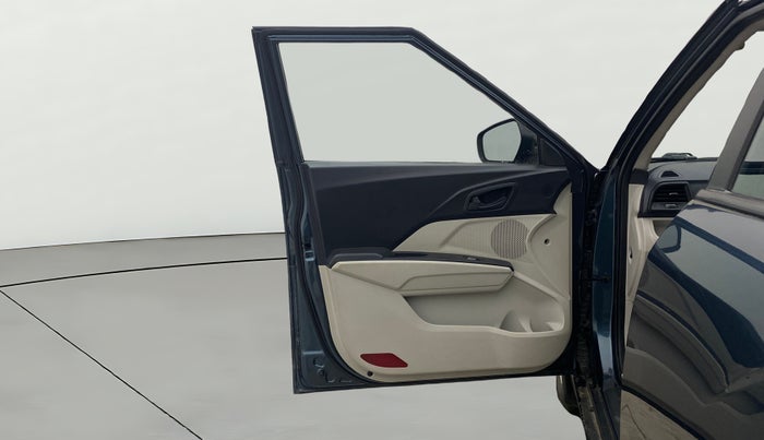 2023 Mahindra XUV300 W6 1.5 DIESEL AMT, Diesel, Automatic, 24,240 km, LHS Front Door