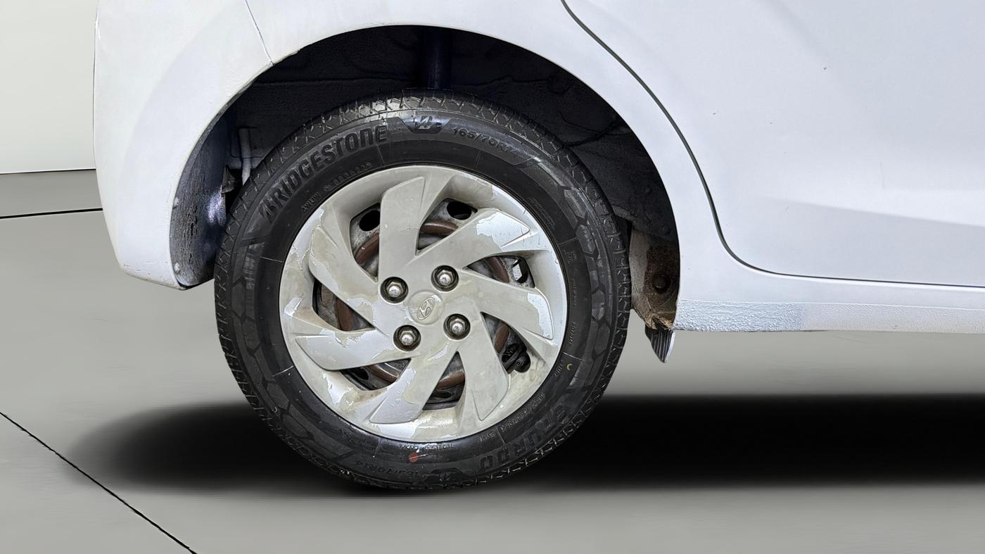 2019 Hyundai NEW SANTRO SPORTZ CNG, CNG, Manual, 79,405 km, Right Rear Wheel
