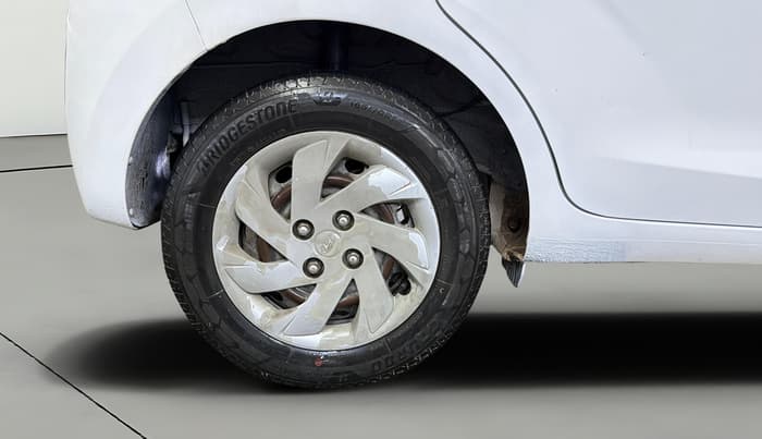 2019 Hyundai NEW SANTRO SPORTZ CNG, CNG, Manual, 79,405 km, Right Rear Wheel