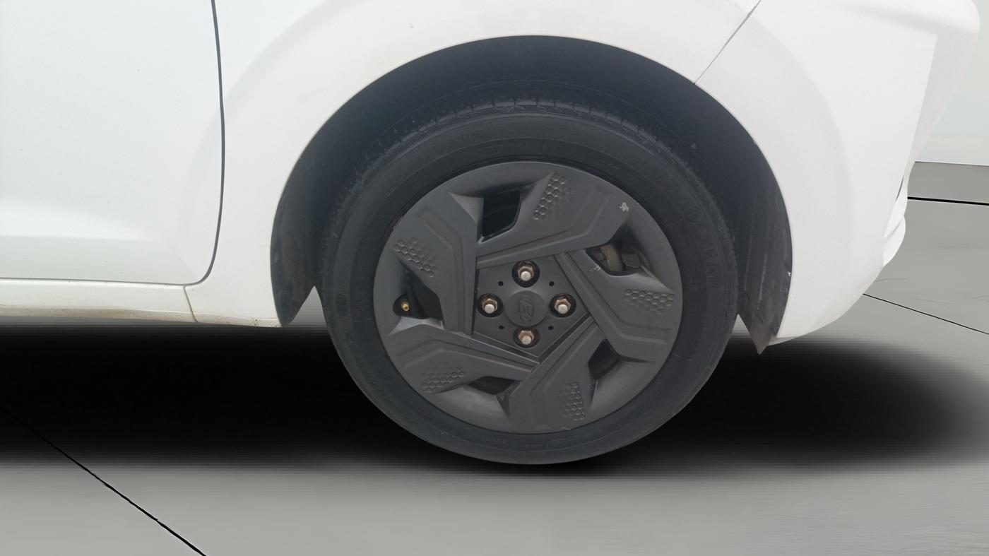 2022 Hyundai GRAND I10 NIOS MAGNA CORPORATE EDITION 1.2 KAPPA VTVT, Petrol, Manual, 35,877 km, Right Front Wheel