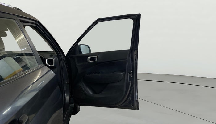 2021 Hyundai VENUE S+ 1.2, Petrol, Manual, 53,388 km, RHS Front Door