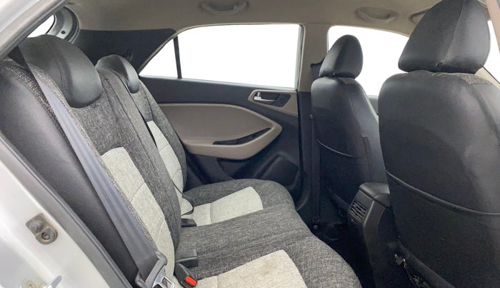 2015 Hyundai Elite i20 SPORTZ 1.2 (O), Petrol, Manual, 84,042 km, Right Side Rear Door Cabin