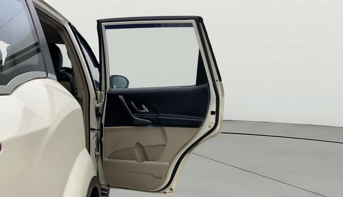 2015 Mahindra XUV500 W6, Diesel, Manual, 92,098 km, RHS Rear Door