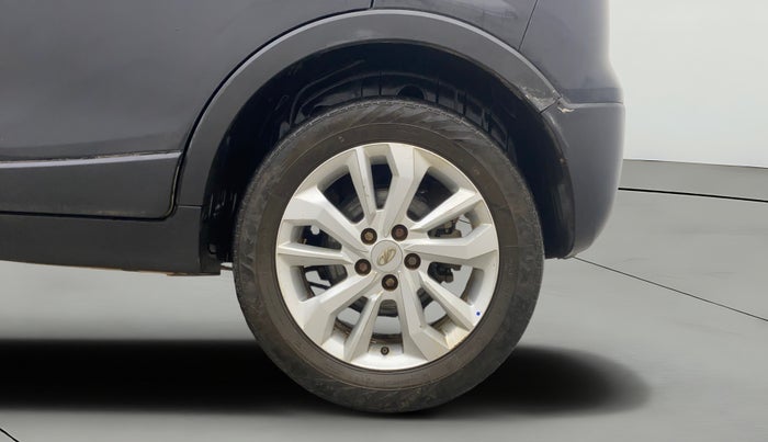 2020 Mahindra XUV300 W8 1.5 DIESEL, Diesel, Manual, 1,04,106 km, Left Rear Wheel