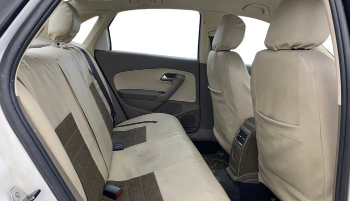 2014 Skoda Rapid AMBITION 1.6 MPI MT PLUS, Petrol, Manual, 1,04,953 km, Right Side Rear Door Cabin