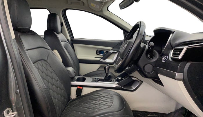 2021 Tata Safari XZ, Diesel, Manual, 58,676 km, Right Side Front Door Cabin
