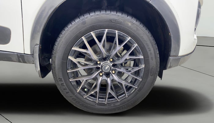 2023 Tata NEXON XMA PLUS SUNROOF PETROL, Petrol, Automatic, 13,296 km, Right Front Wheel