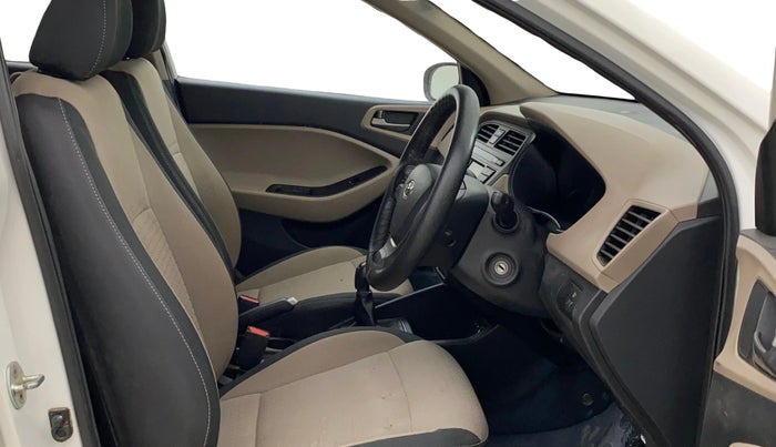 2016 Hyundai Elite i20 MAGNA 1.2, Petrol, Manual, 34,337 km, Right Side Front Door Cabin