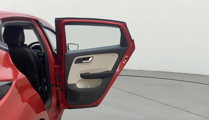 2022 Tata ALTROZ XZ PETROL, Petrol, Manual, 42,238 km, RHS Rear Door