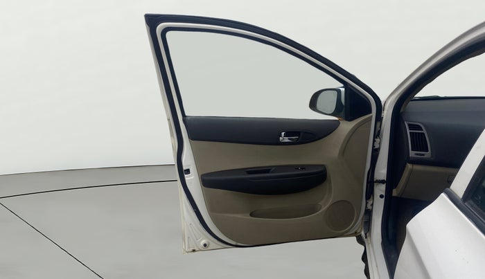 2013 Hyundai i20 SPORTZ 1.2, Petrol, Manual, 86,088 km, LHS Front Door