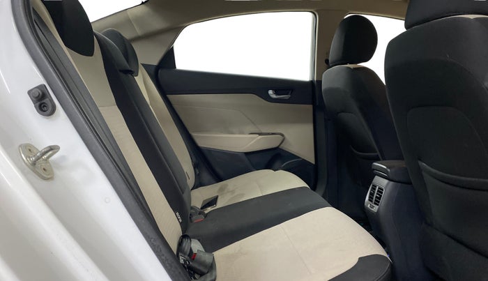 2018 Hyundai Verna 1.6 VTVT SX, Petrol, Manual, 48,551 km, Right Side Rear Door Cabin