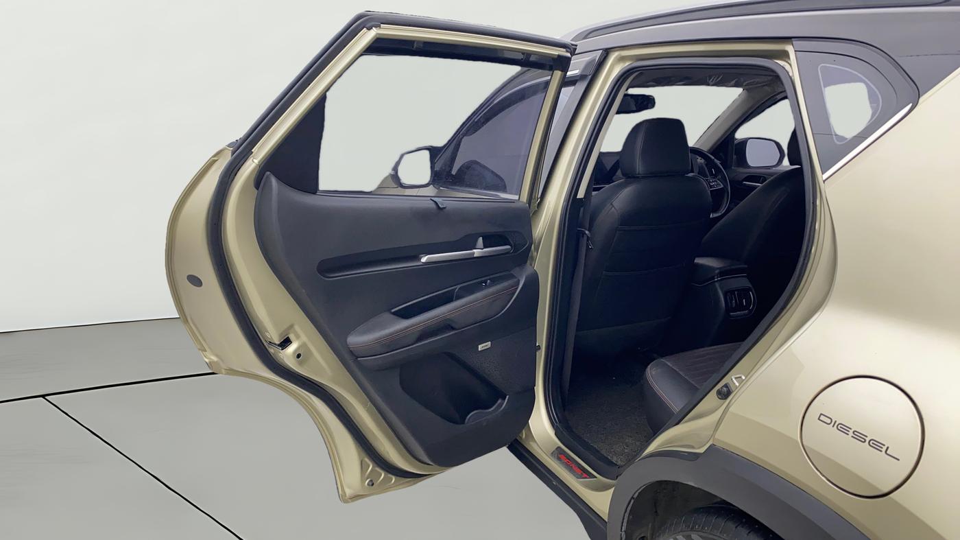 2021 KIA SONET GTX PLUS 1.5 AT, Diesel, Automatic, 53,919 km, LHS Rear Door