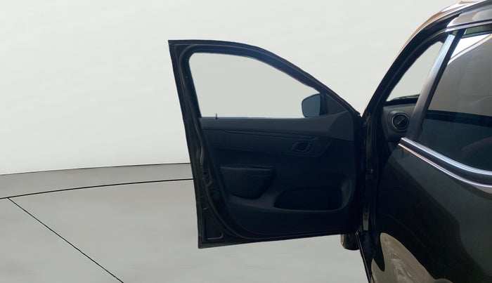 2023 Renault Kwid CLIMBER Urban Night Limited Edition AMT, Petrol, Automatic, 45,132 km, LHS Front Door