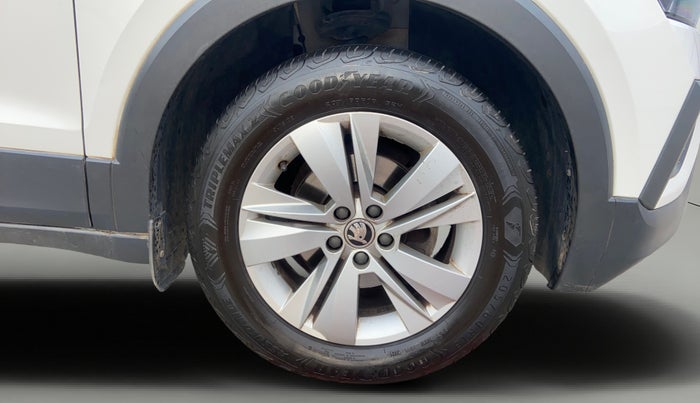 2021 Skoda KUSHAQ AMBITION 1.0L TSI MT, Petrol, Manual, 31,215 km, Right Front Wheel