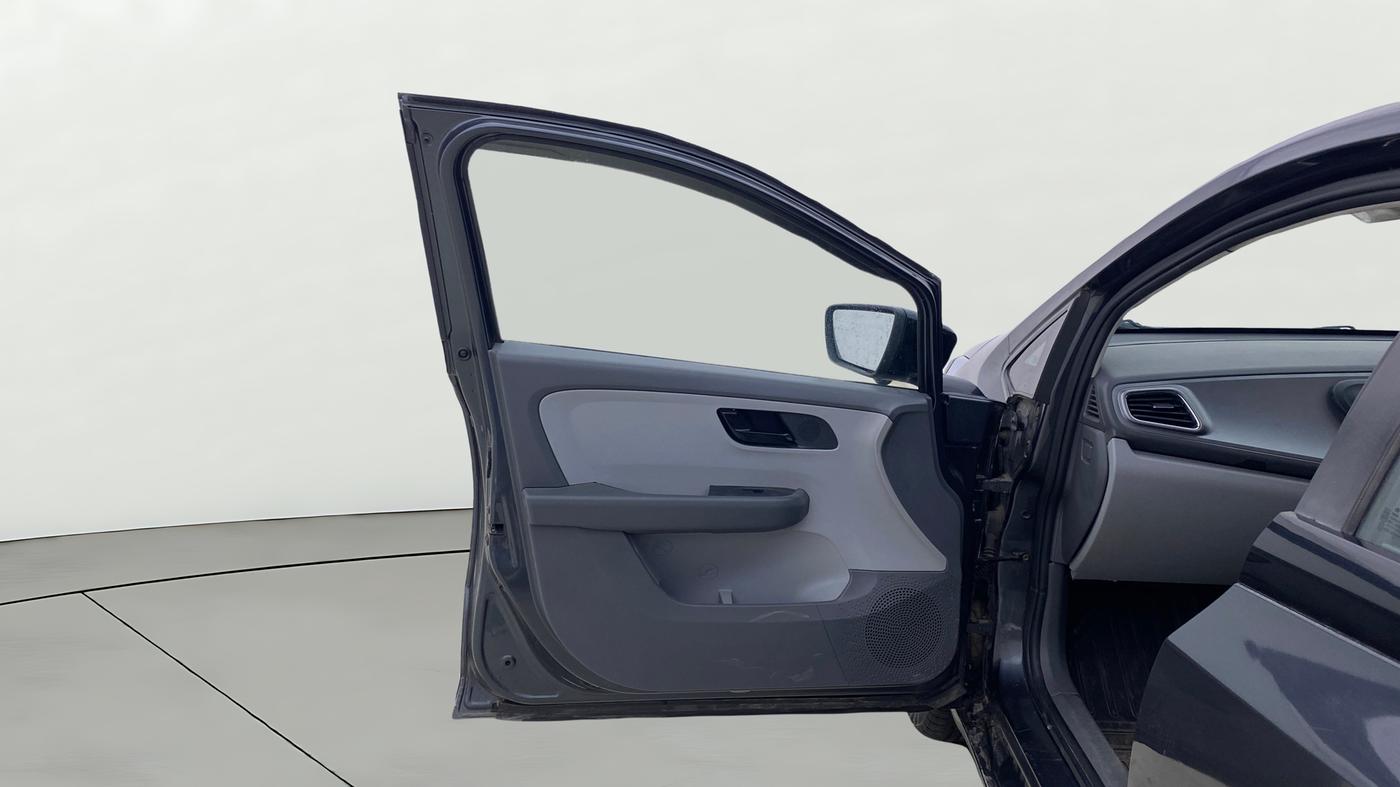 2021 Tata ALTROZ XM PLUS PETROL, Petrol, Manual, 34,212 km, LHS Front Door