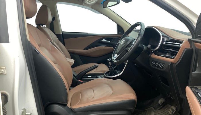 2024 MG HECTOR PLUS SHARP PRO 2.0 TURBO DIESEL 7 STR, Diesel, Manual, 25,742 km, Right Side Front Door Cabin