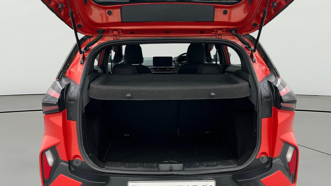 2024 Tata NEXON FEARLESS + DCA DUAL TONE 1.2 PETROL, Petrol, Automatic, 19,813 km, Boot Open Zoomed View
