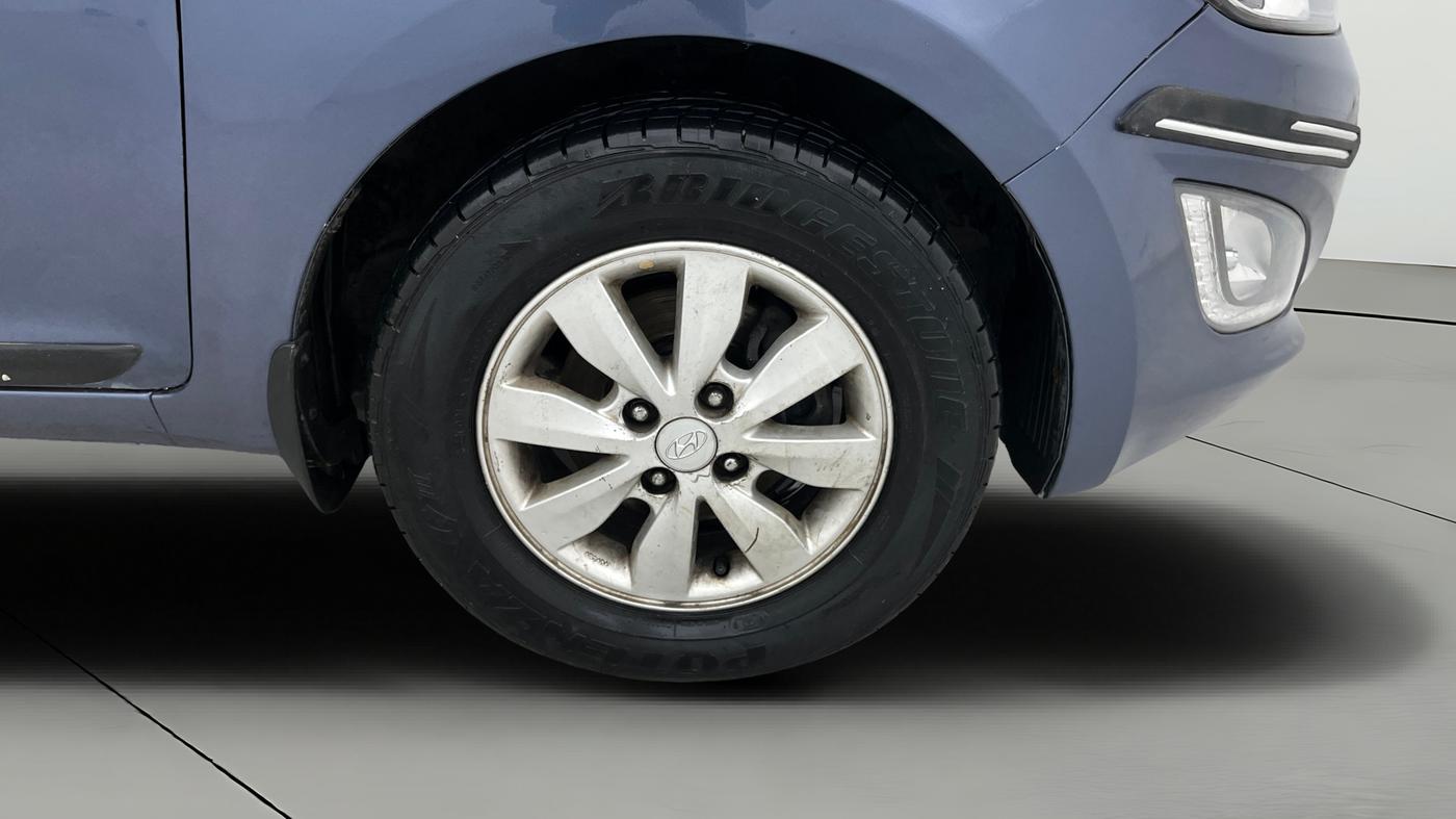 2013 Hyundai i20 SPORTZ 1.2, Petrol, Manual, 95,907 km, Right Front Wheel