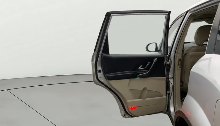 2016 Mahindra XUV500 W10 1.99, Diesel, Manual, 53,060 km, LHS Rear Door