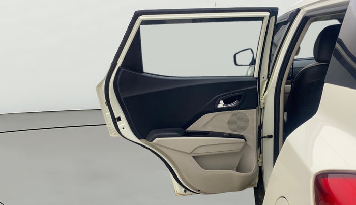 2021 Mahindra XUV300 W8 1.2 PETROL, Petrol, Manual, 80,378 km, LHS Rear Door